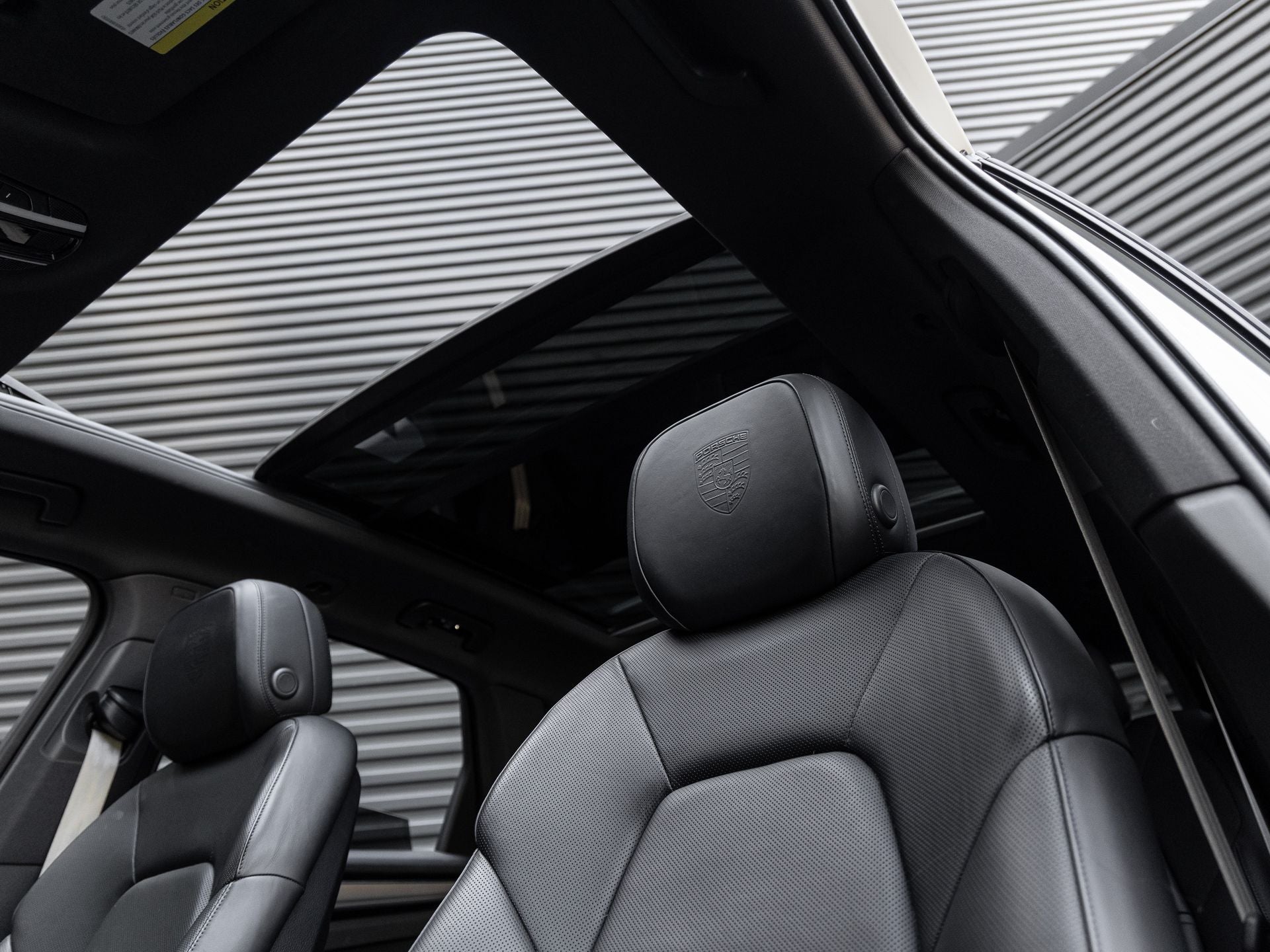 2023 Porsche Cayenne Platinum Edition