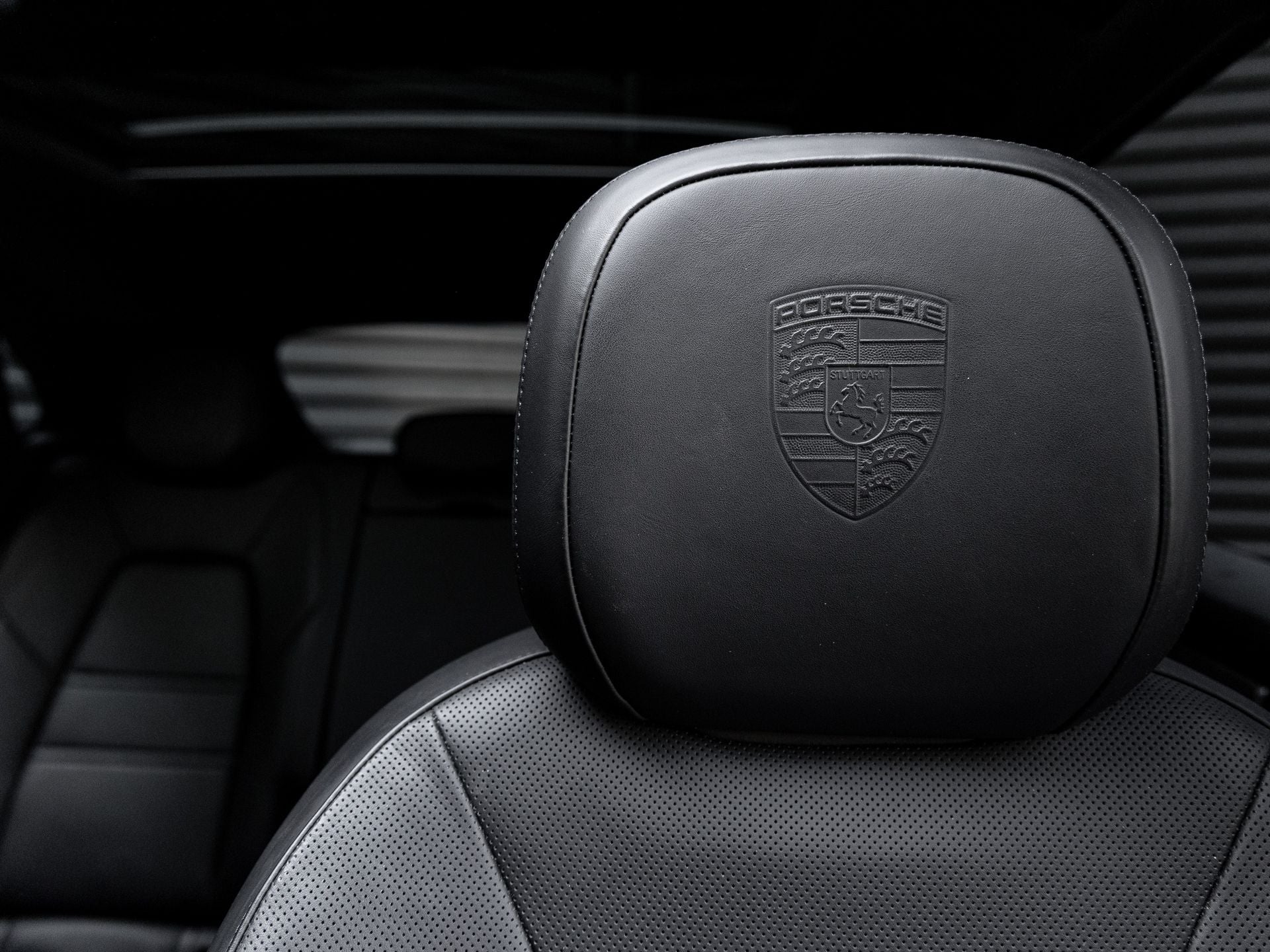 2023 Porsche Cayenne Platinum Edition