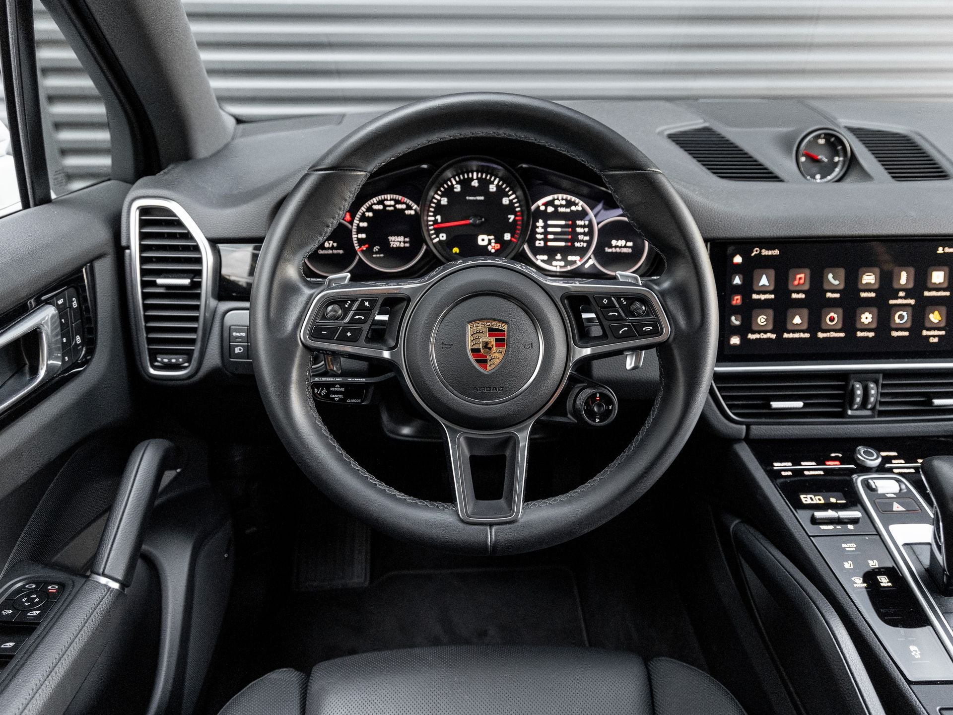 2023 Porsche Cayenne Platinum Edition