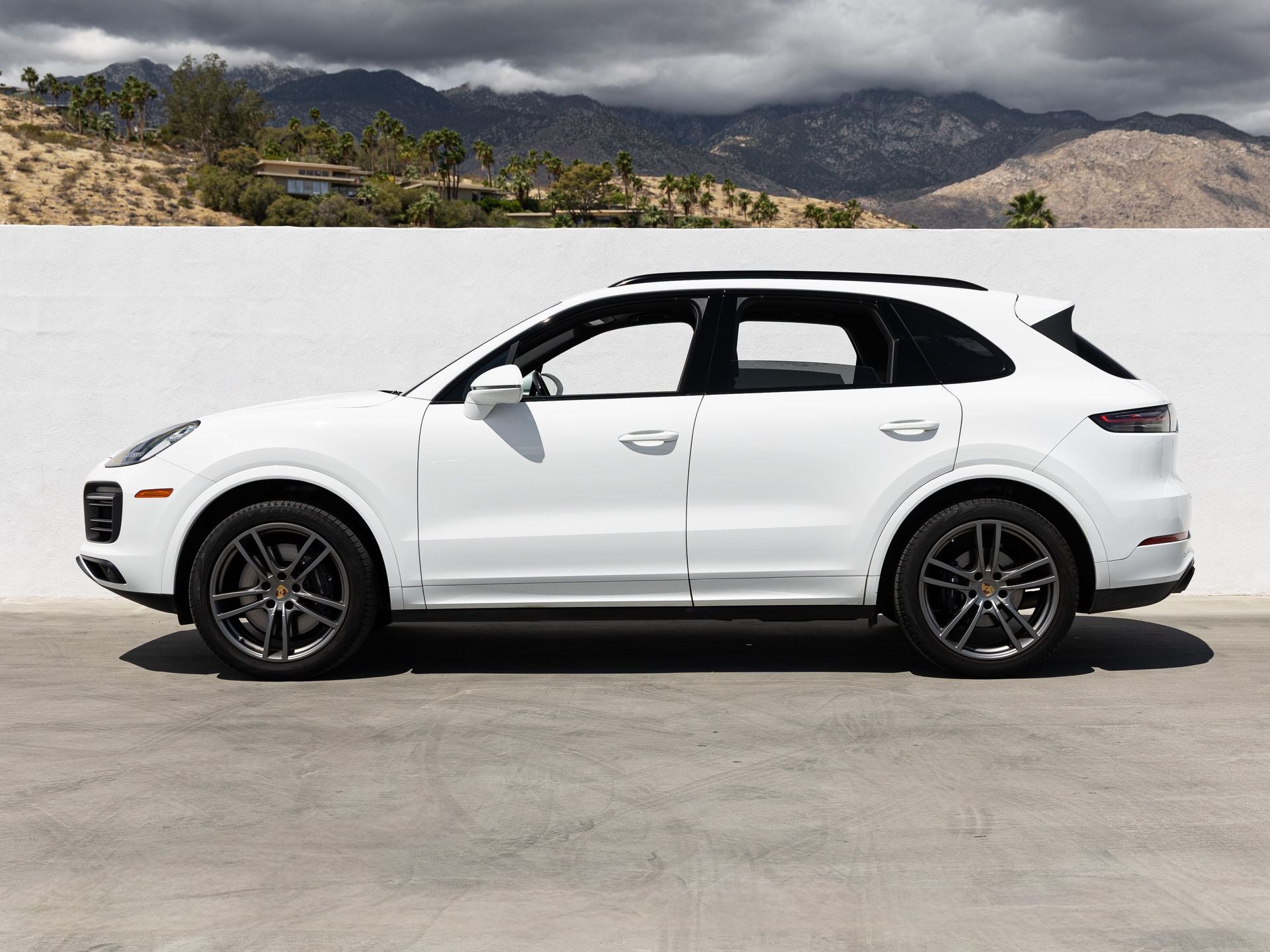 2023 Porsche Cayenne Platinum Edition