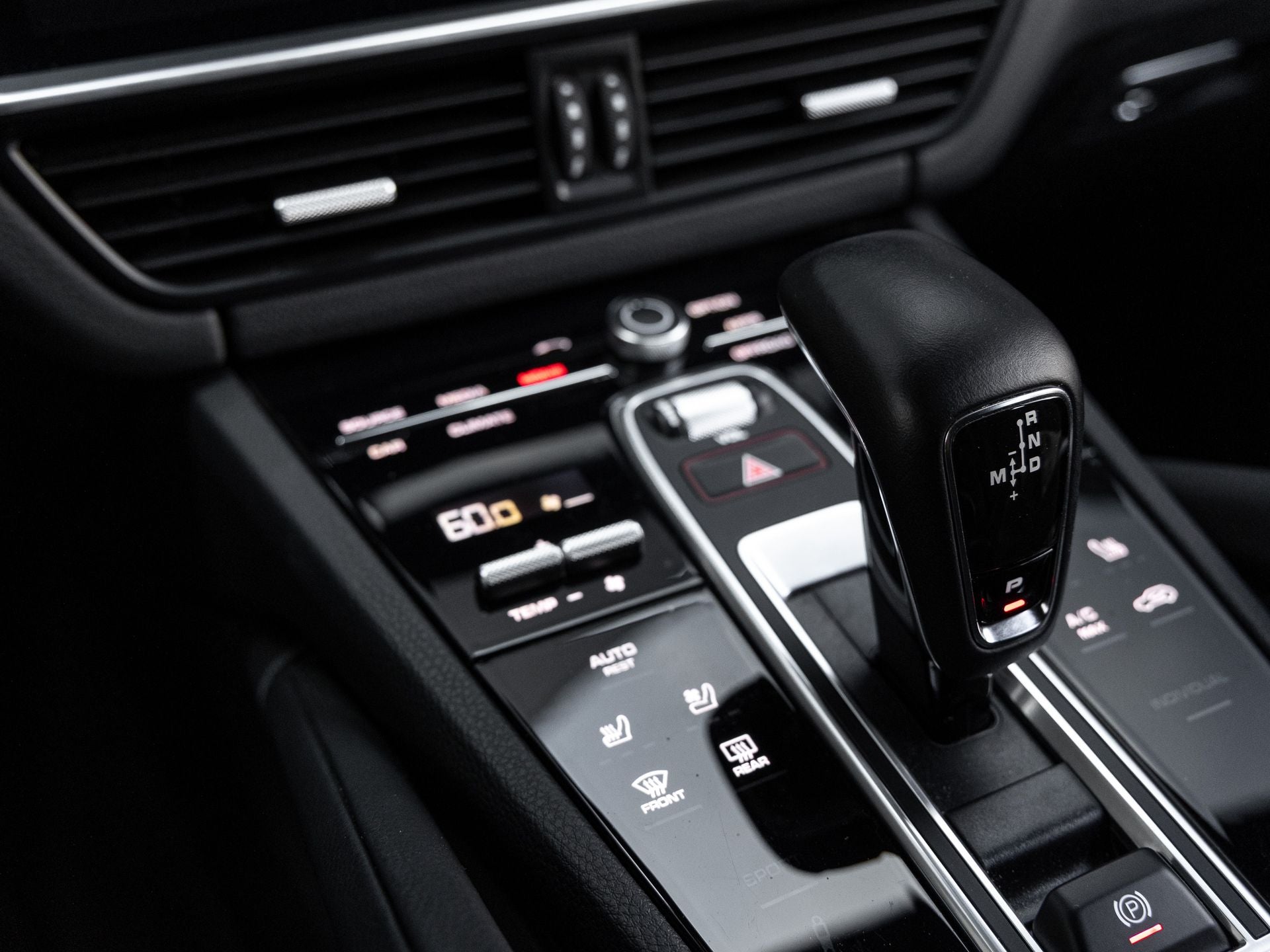 2023 Porsche Cayenne Platinum Edition