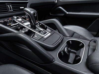 2023 Porsche Cayenne Platinum Edition