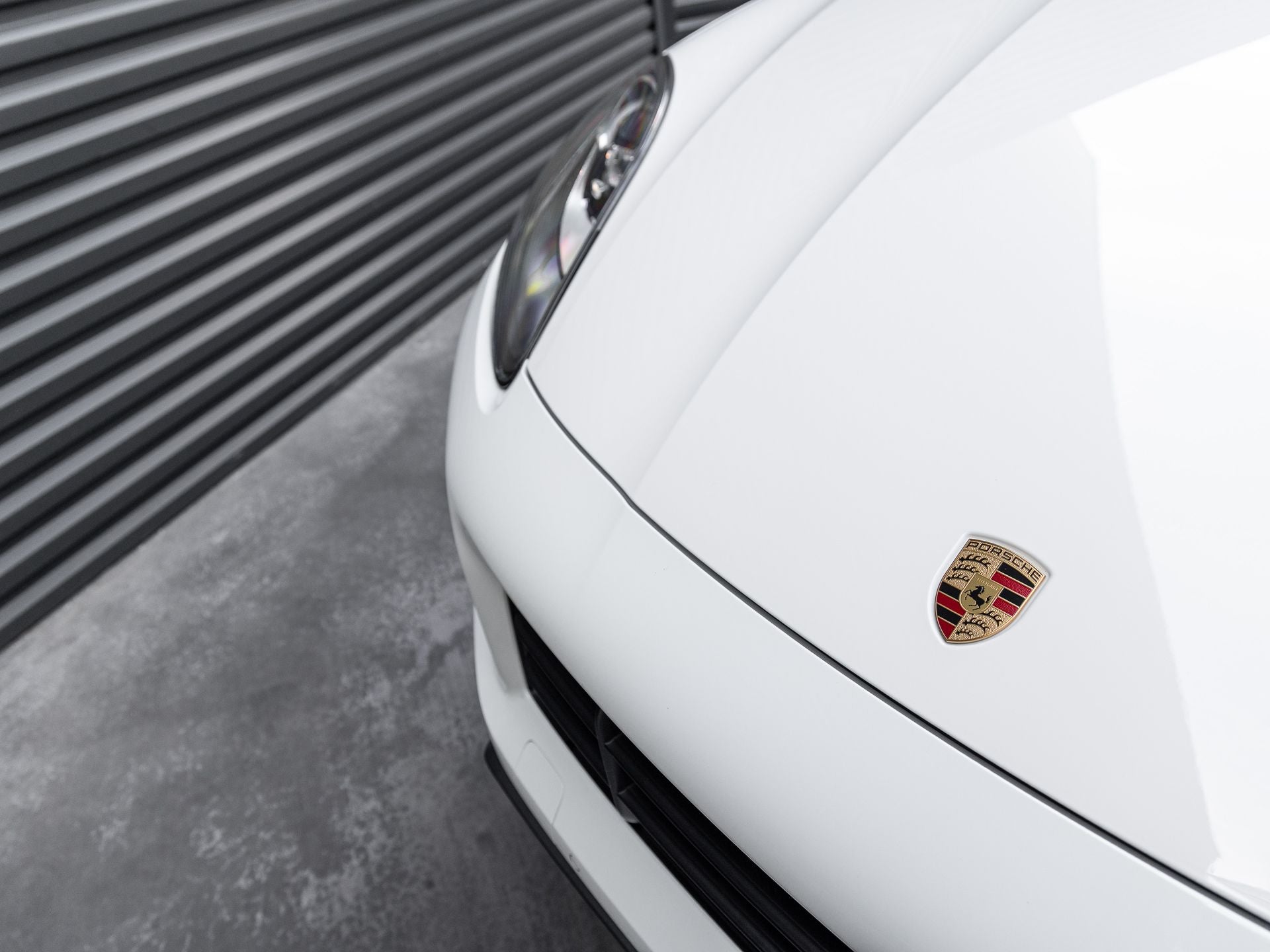 2023 Porsche Cayenne Platinum Edition