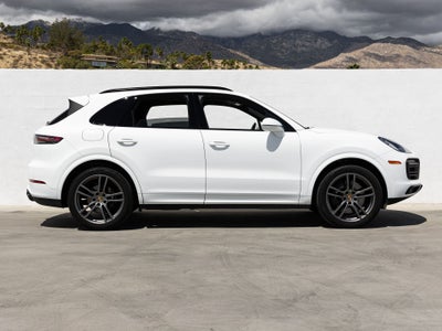 2023 Porsche Cayenne Platinum Edition
