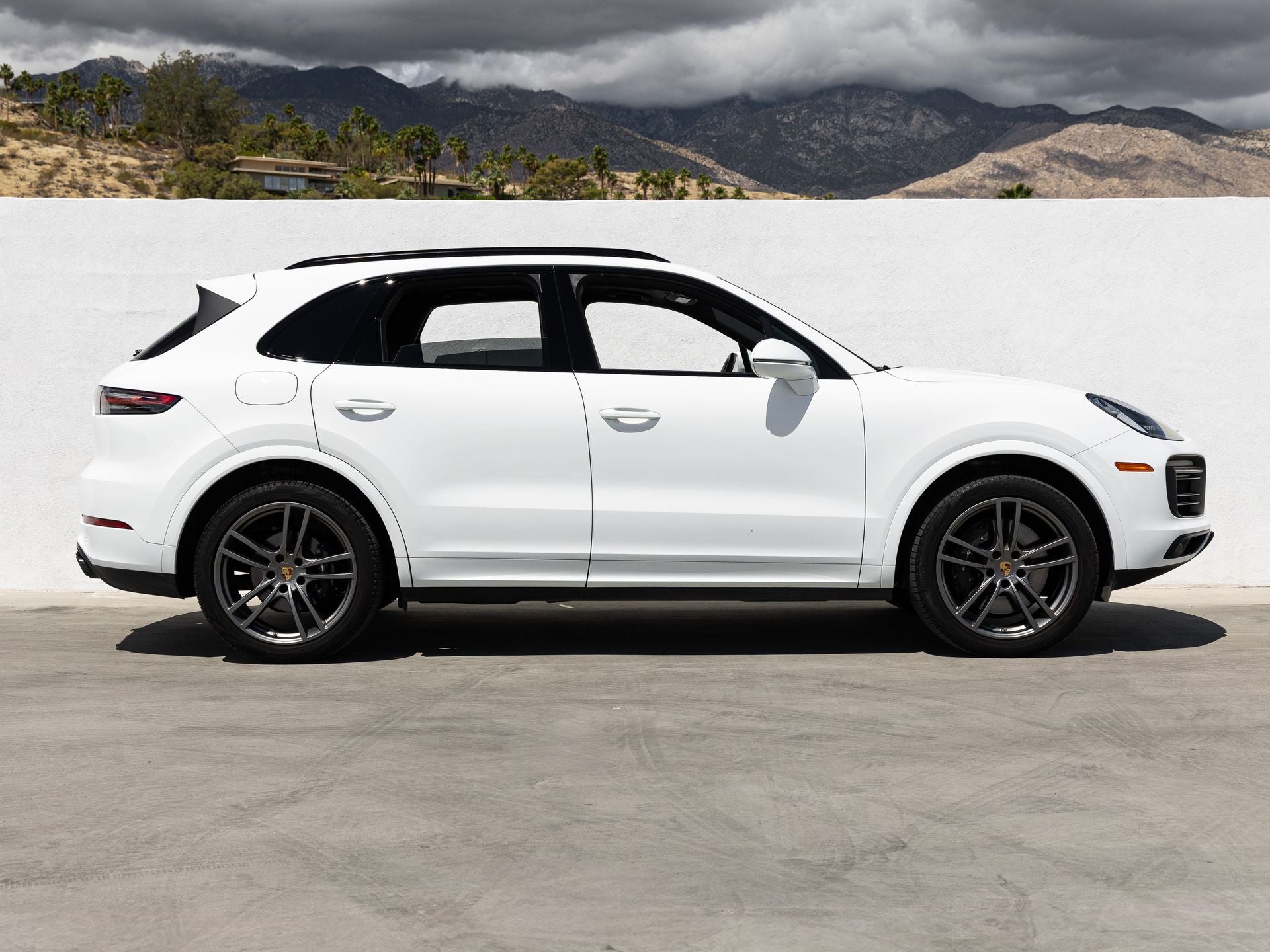 2023 Porsche Cayenne Platinum Edition