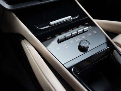 2025 Porsche Cayenne Base