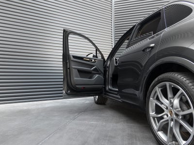 2023 Porsche Cayenne Base