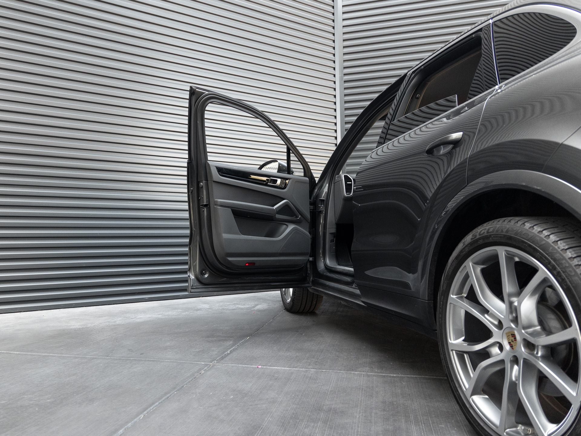 2023 Porsche Cayenne Base