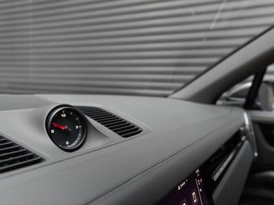 2023 Porsche Cayenne Base