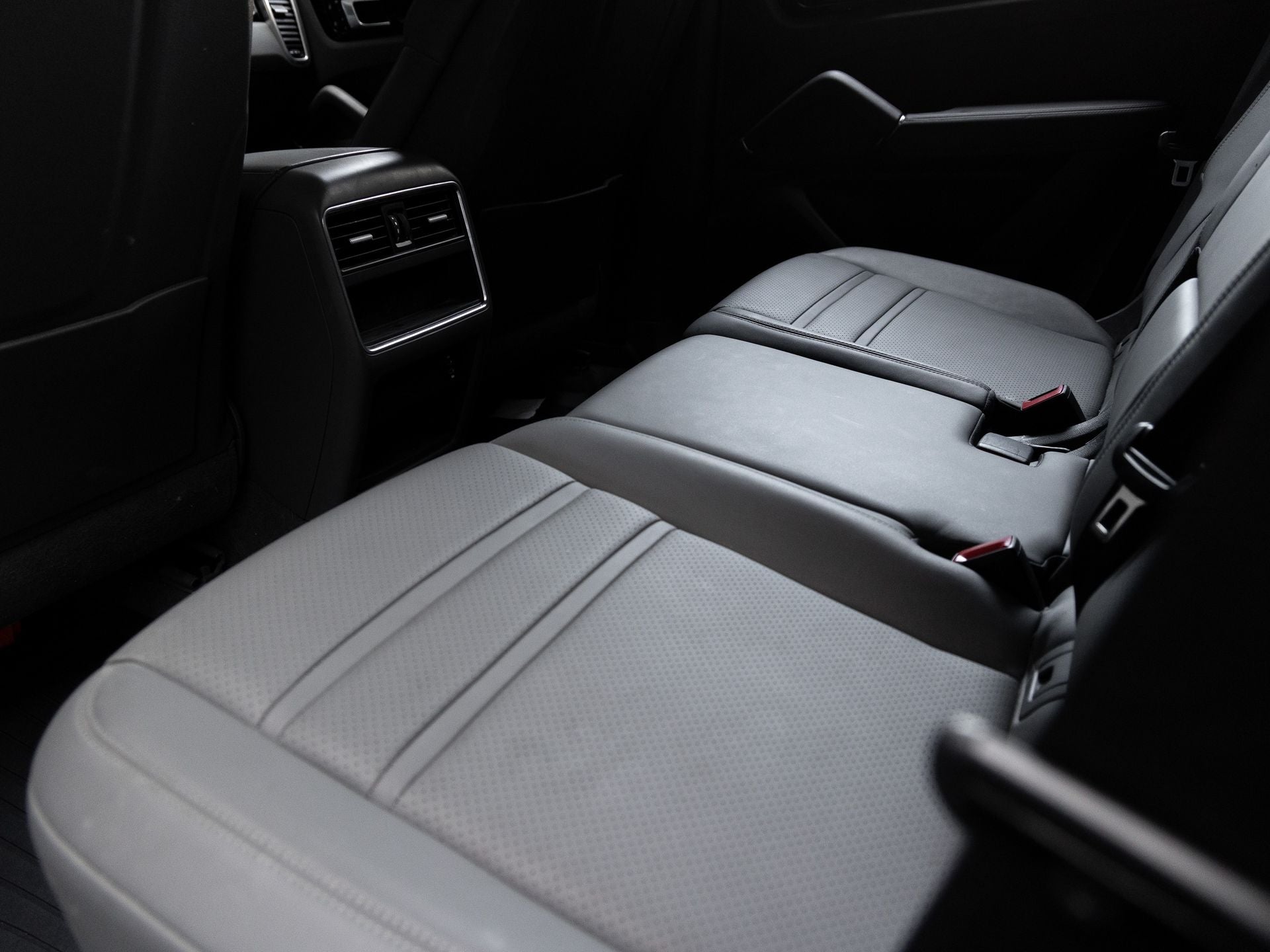 2023 Porsche Cayenne Base