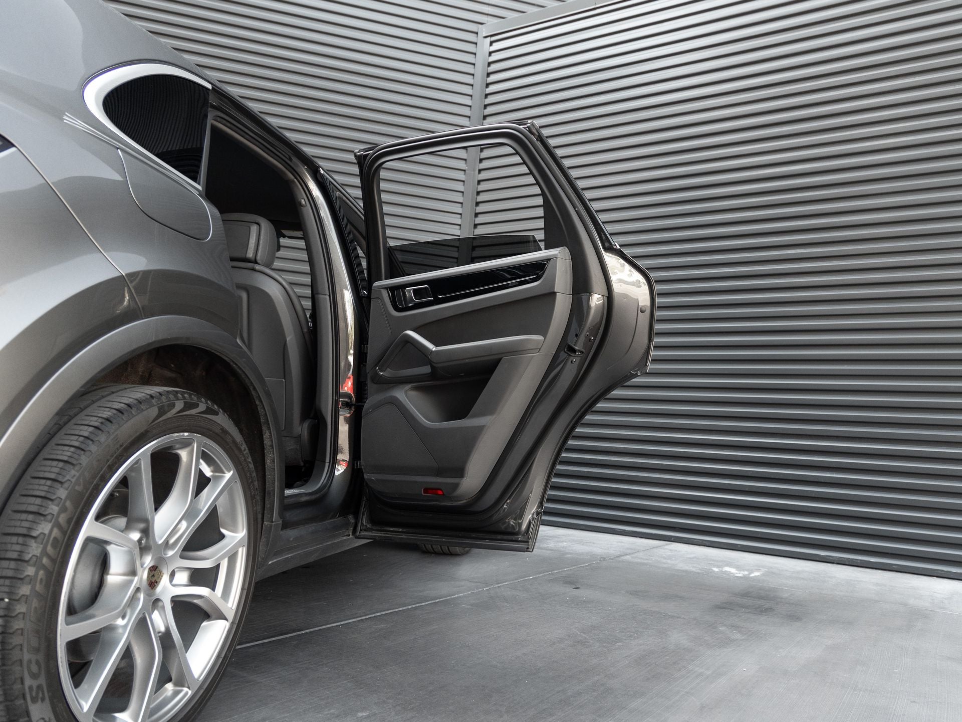 2023 Porsche Cayenne Base