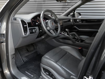 2023 Porsche Cayenne Base
