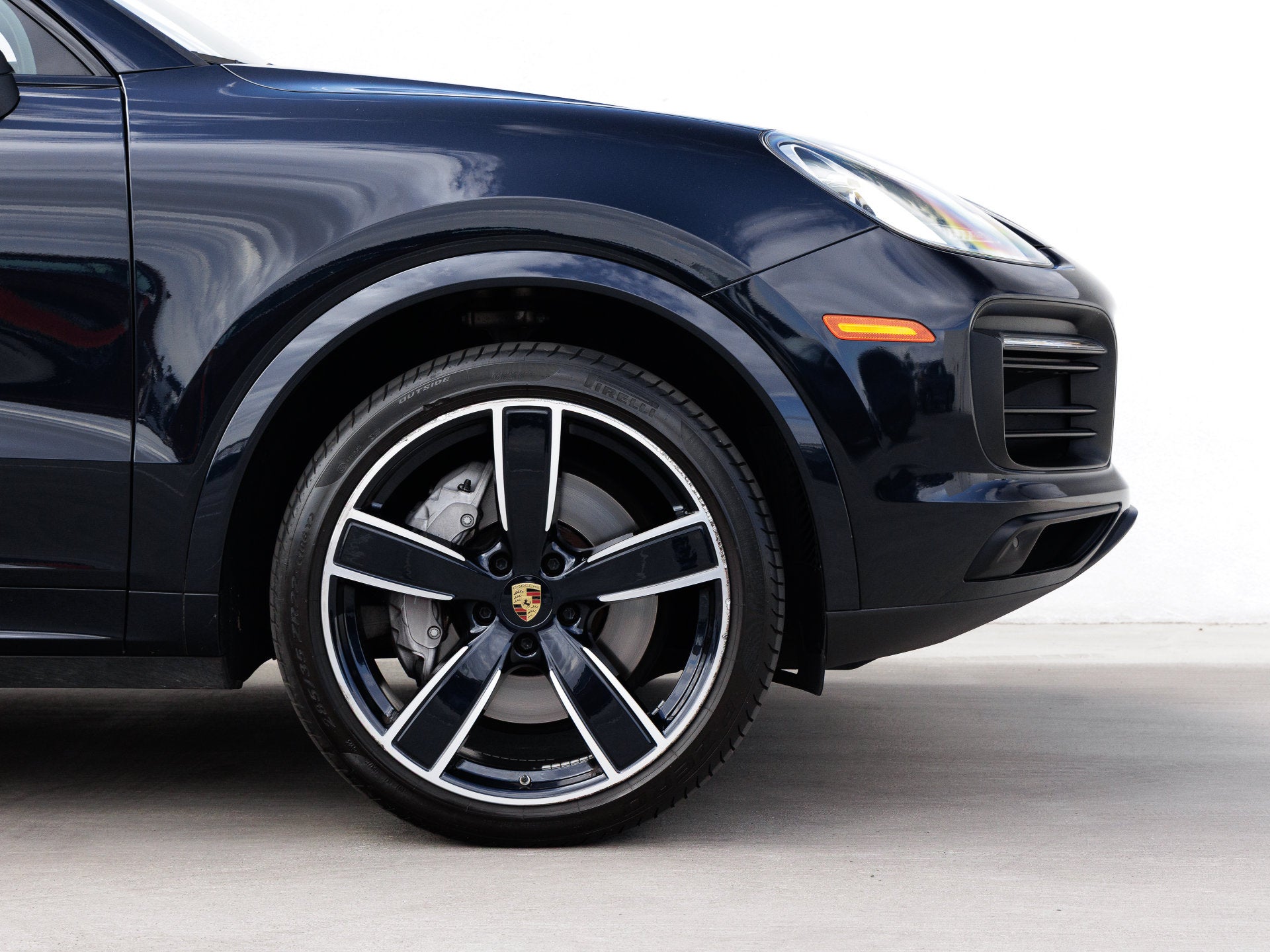 2023 Porsche Cayenne Cayenne Platinum Edition