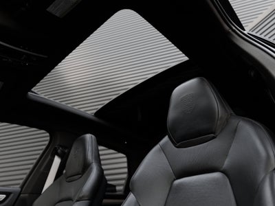 2023 Porsche Cayenne Cayenne Platinum Edition
