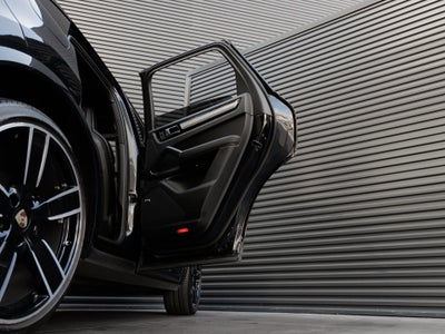 2023 Porsche Cayenne Cayenne Platinum Edition