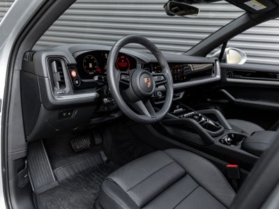 2025 Porsche Cayenne Base