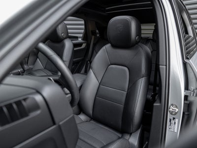 2025 Porsche Cayenne Base
