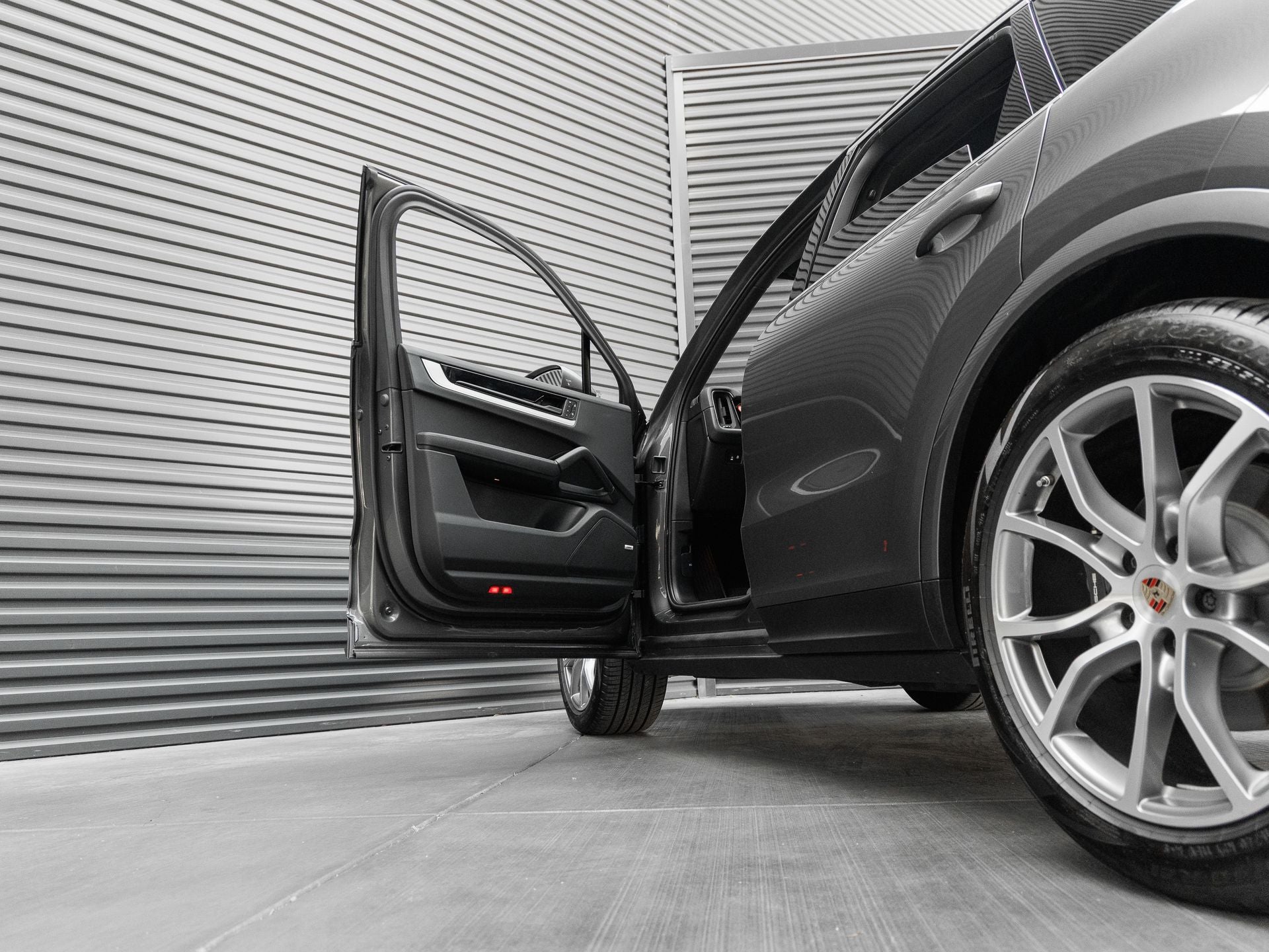 2025 Porsche Cayenne Base