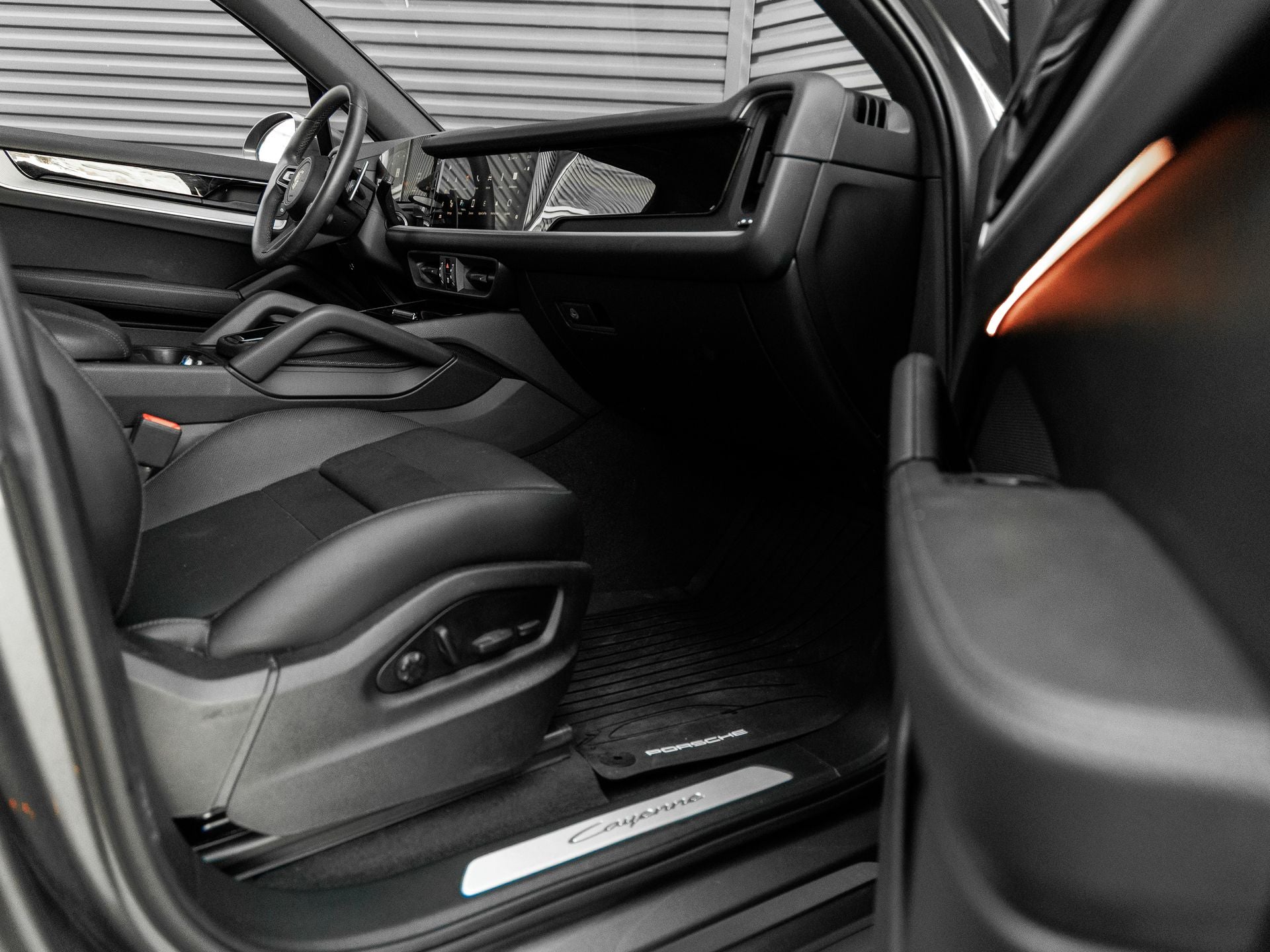 2025 Porsche Cayenne Base