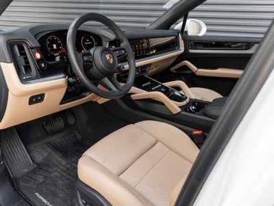 2025 Porsche Cayenne Base