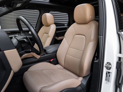2025 Porsche Cayenne Base