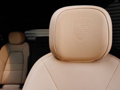 2025 Porsche Cayenne Base
