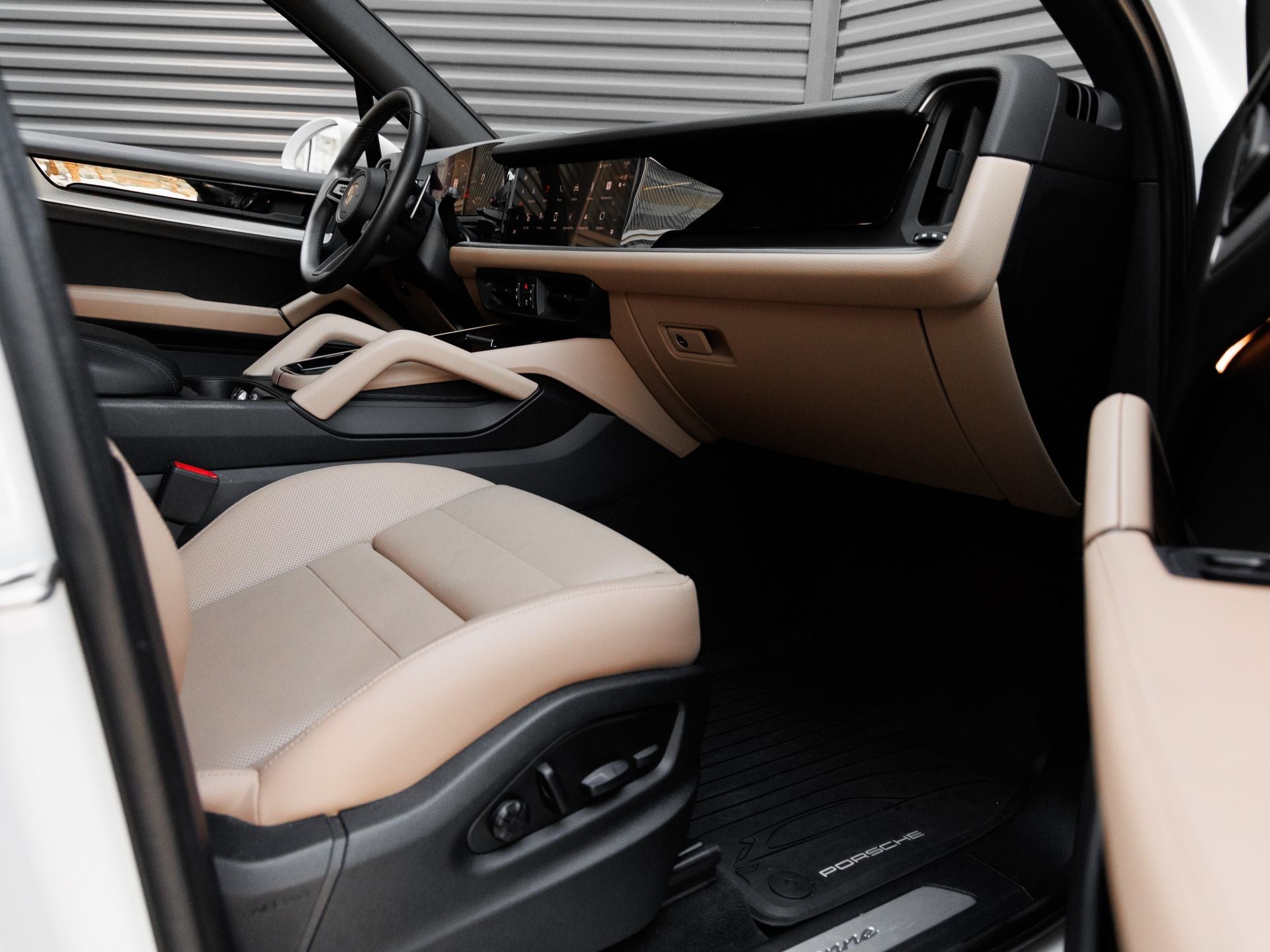 2025 Porsche Cayenne Base