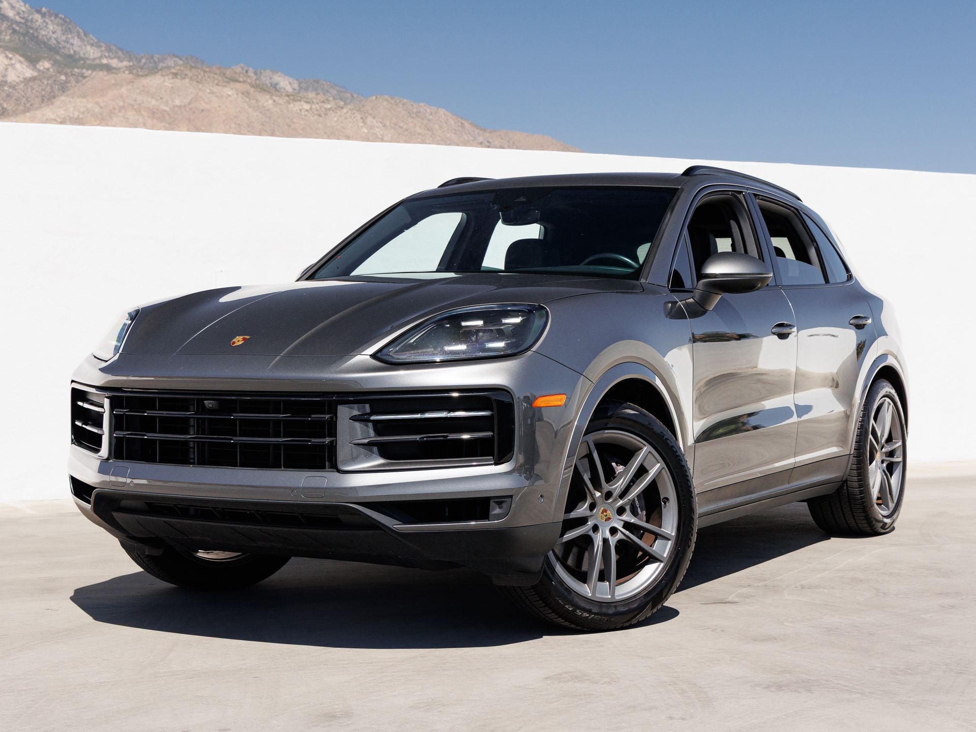 2024 Porsche Cayenne -'s photo