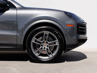 2024 Porsche Cayenne Base
