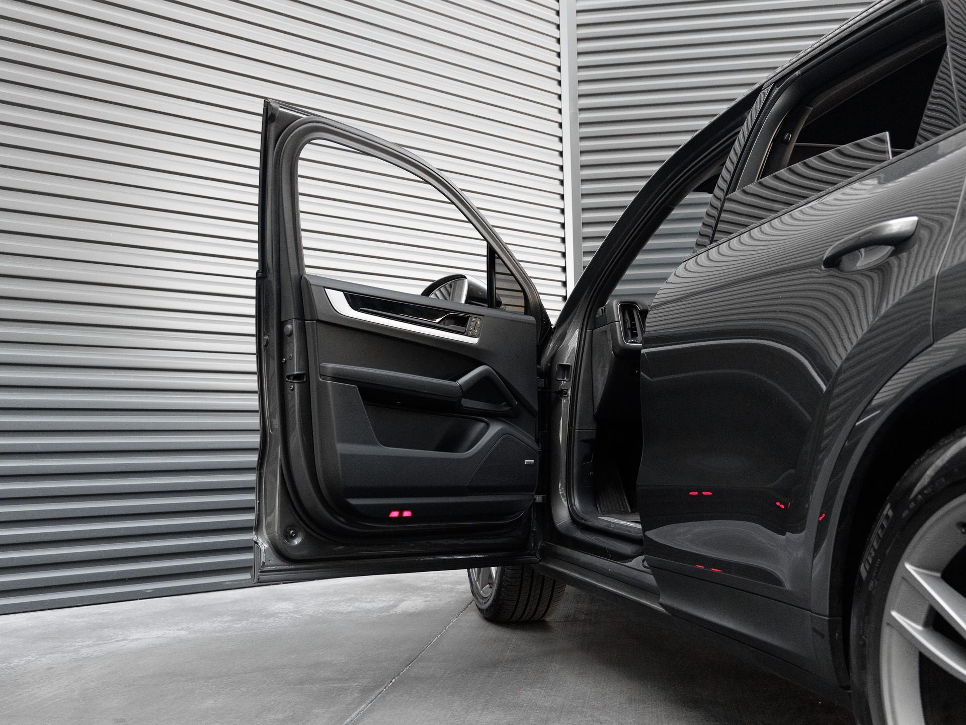2024 Porsche Cayenne Base