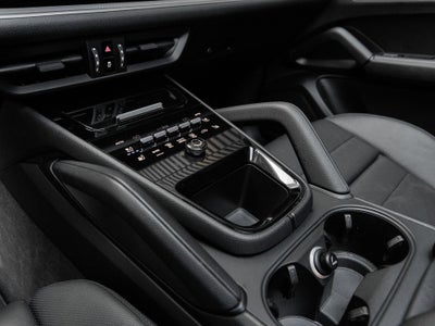 2024 Porsche Cayenne Base
