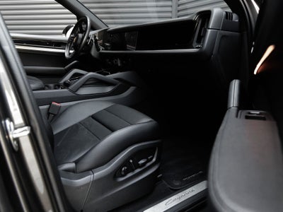 2024 Porsche Cayenne Base