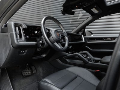 2024 Porsche Cayenne Base