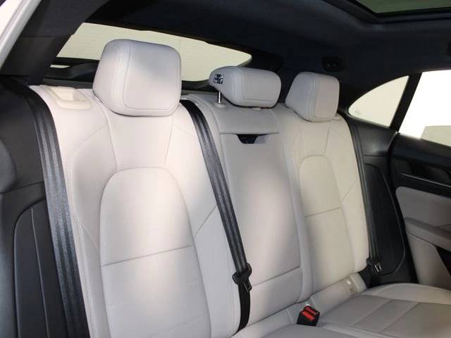 2026 Porsche Macan Macan 4 Electric
