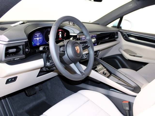 2026 Porsche Macan Macan 4 Electric
