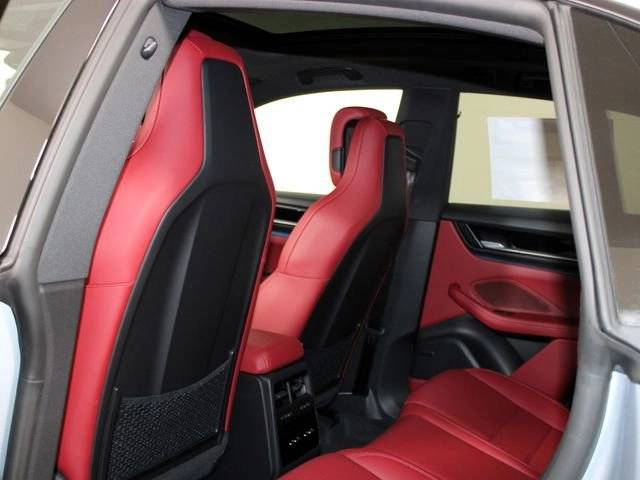 2026 Porsche Macan Macan 4 Electric