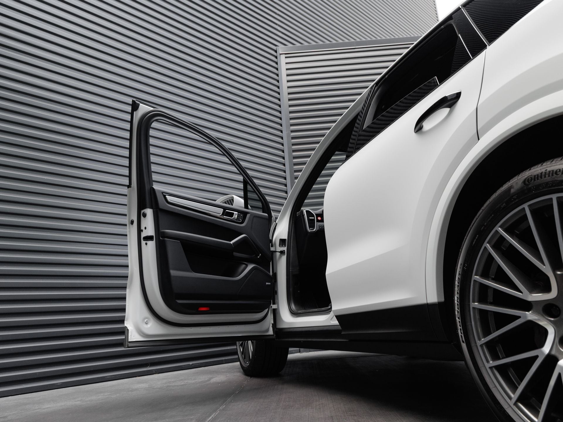 2023 Porsche Cayenne Cayenne S Platinum Edition (MY23)