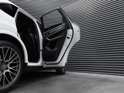 2023 Porsche Cayenne Cayenne S Platinum Edition (MY23)