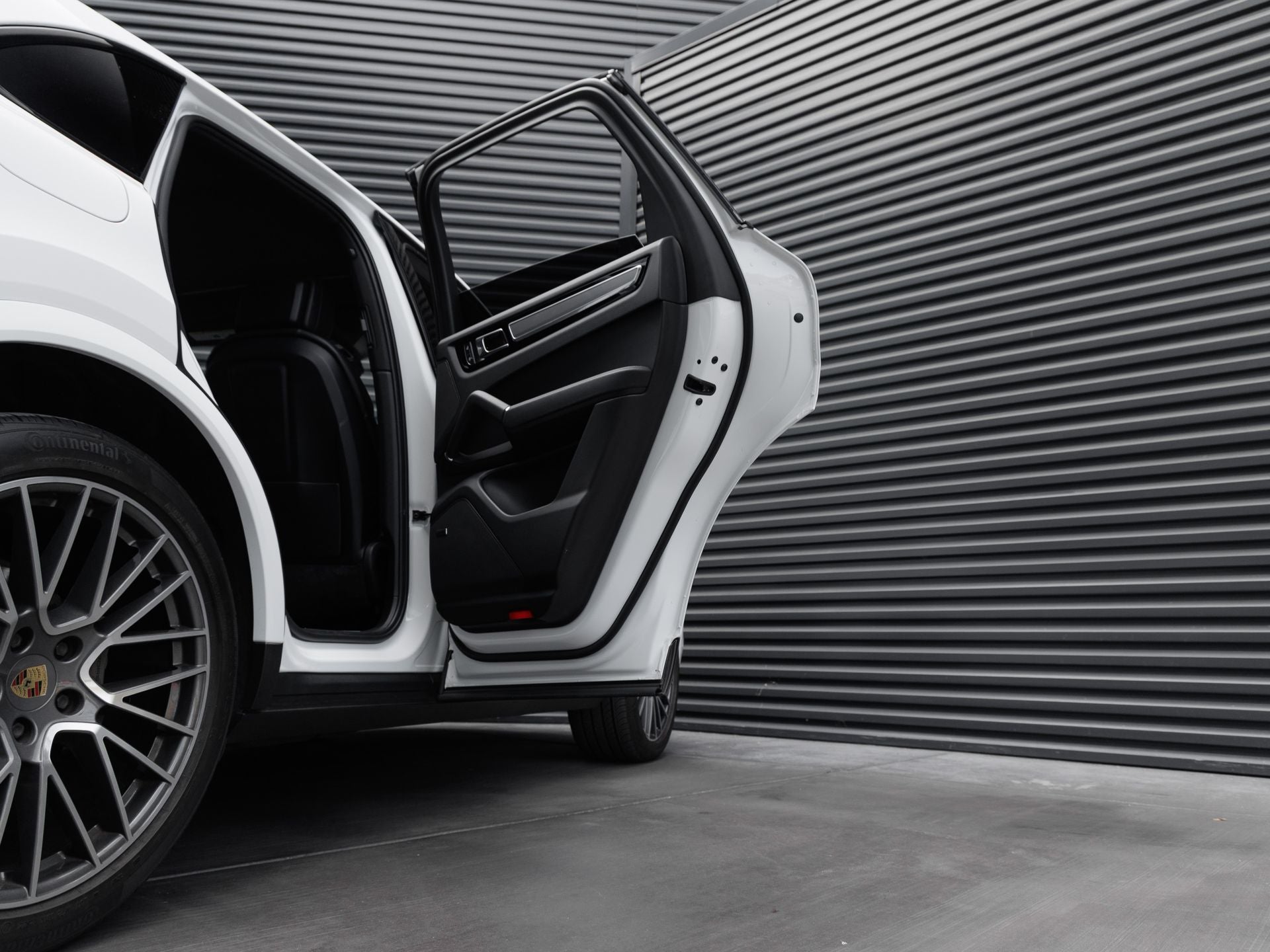 2023 Porsche Cayenne Cayenne S Platinum Edition (MY23)