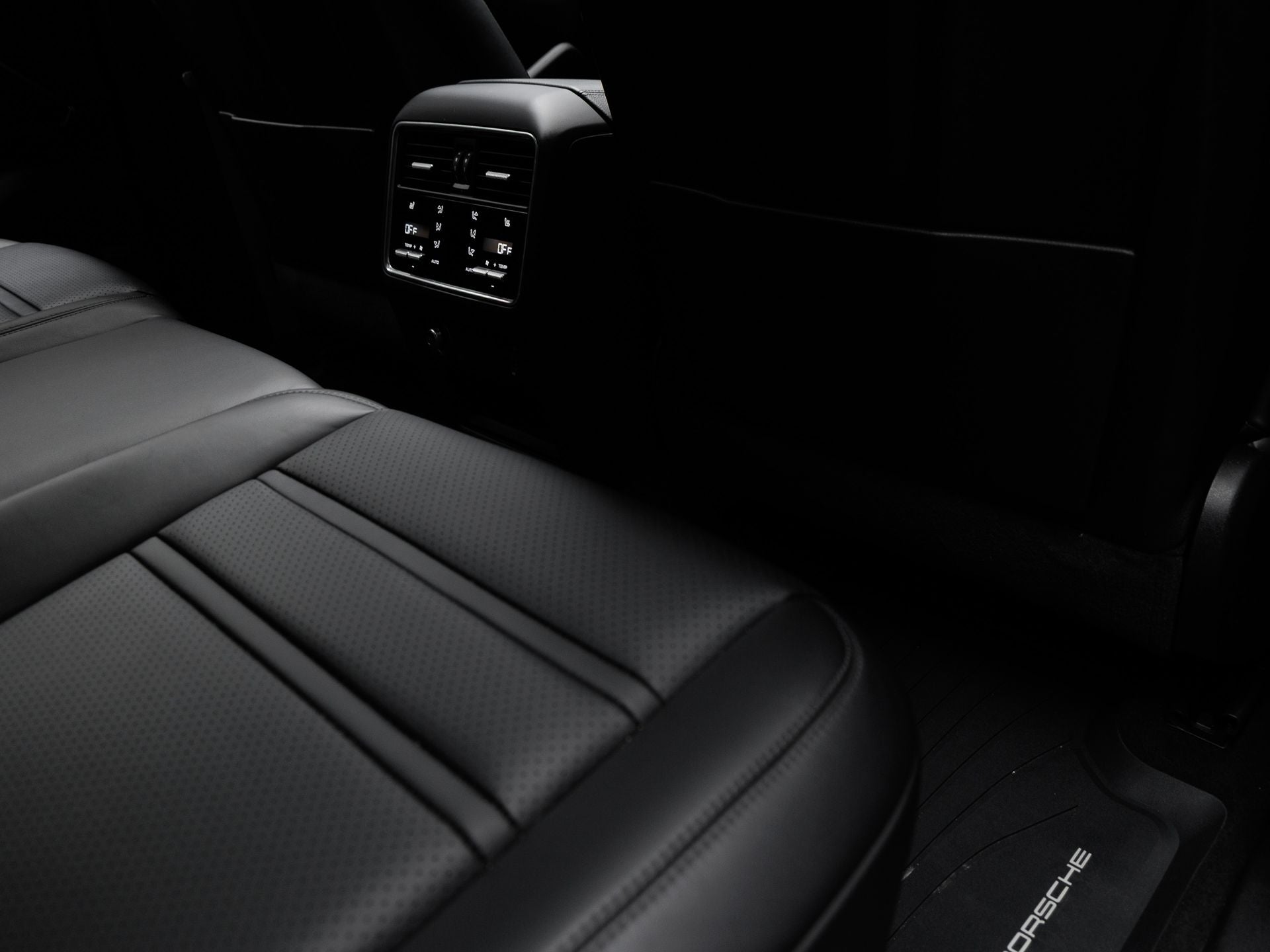 2023 Porsche Cayenne Cayenne S Platinum Edition (MY23)