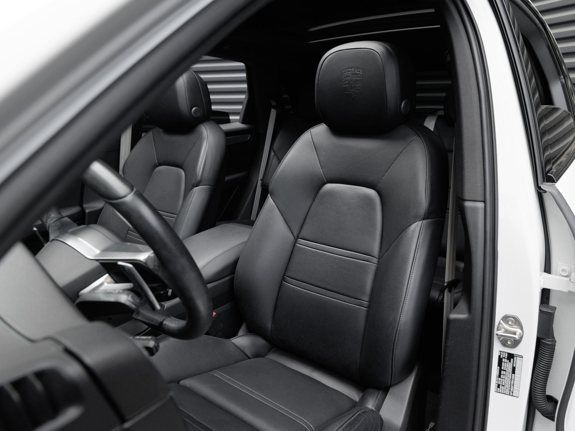 2023 Porsche Cayenne Cayenne S Platinum Edition (MY23)