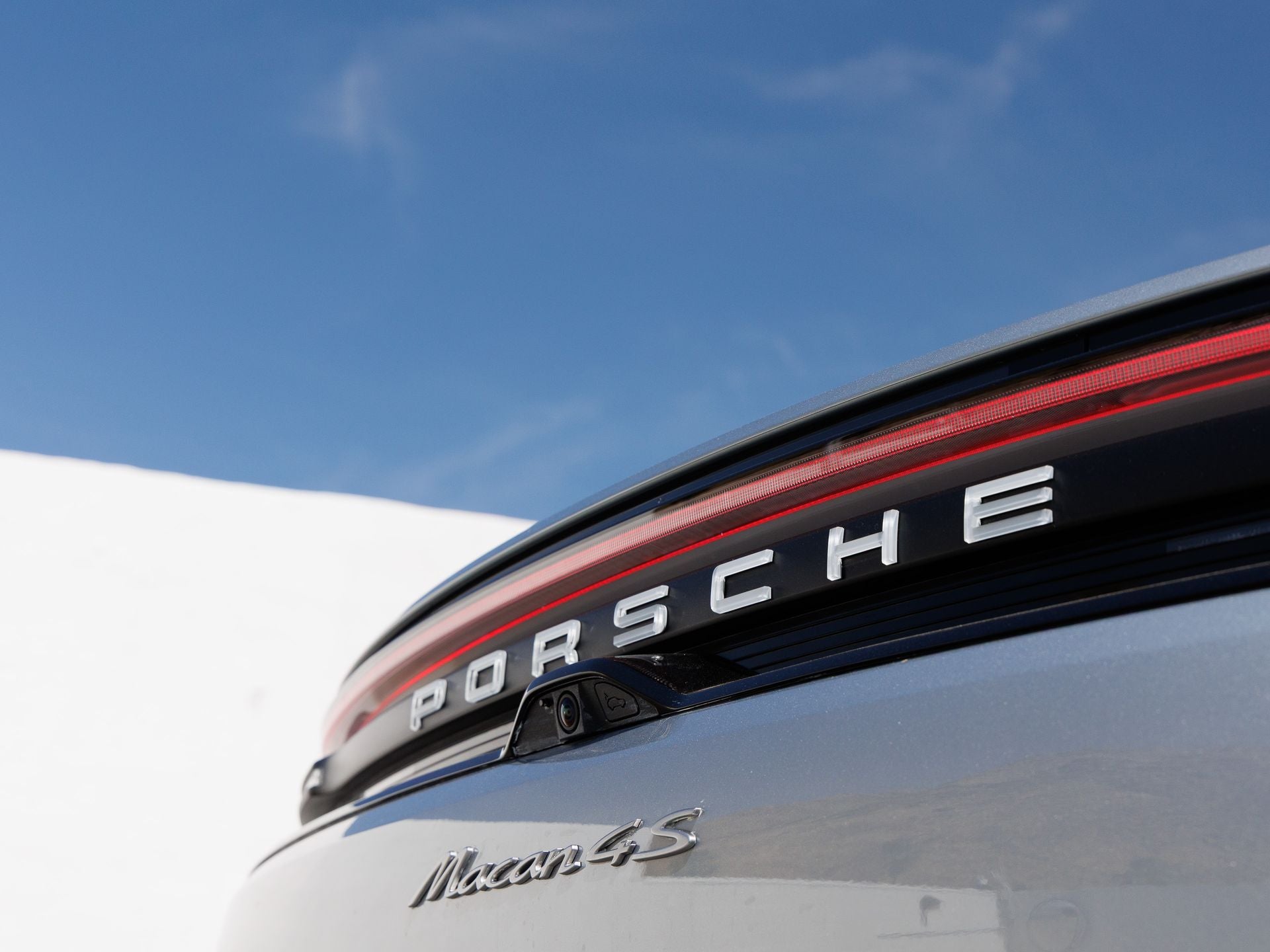 2025 Porsche Macan 4S Electric