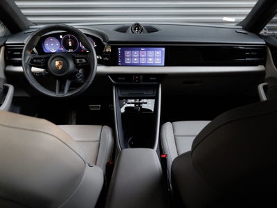 2025 Porsche Macan 4S Electric