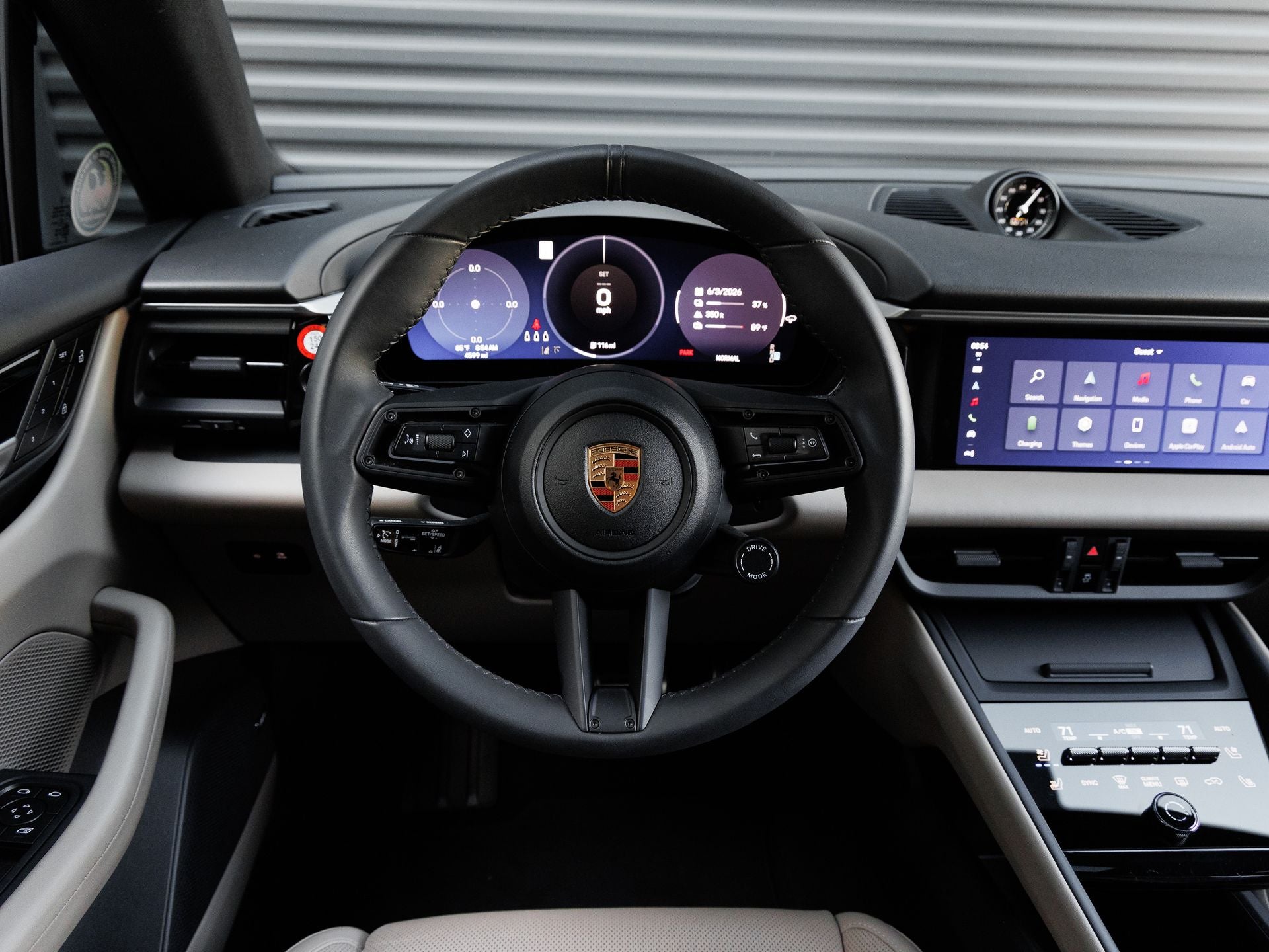2025 Porsche Macan 4S Electric