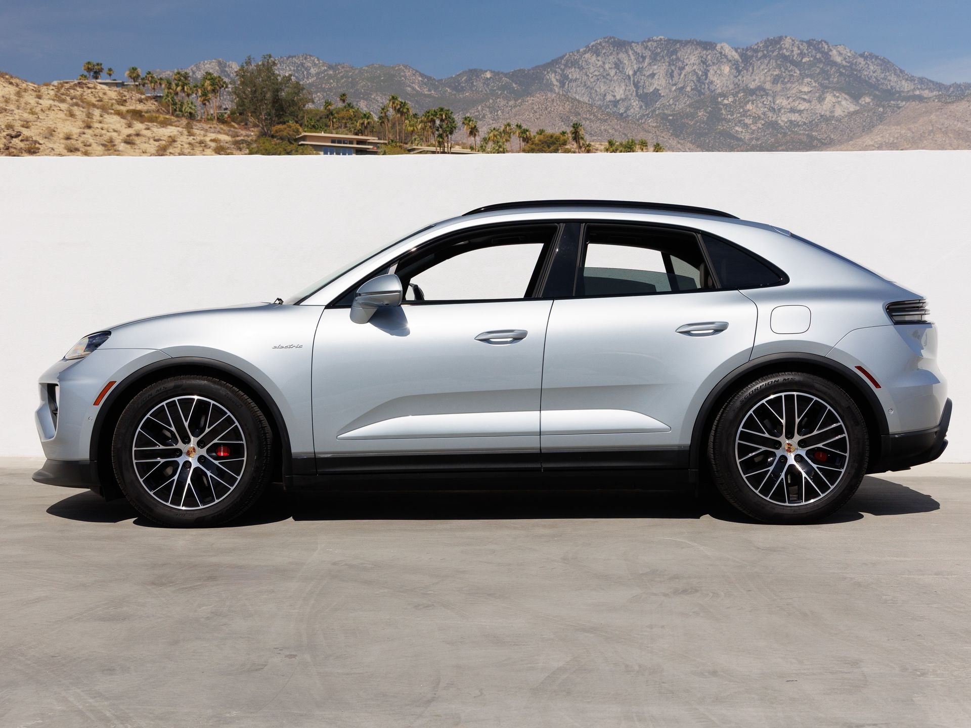 2025 Porsche Macan 4S Electric