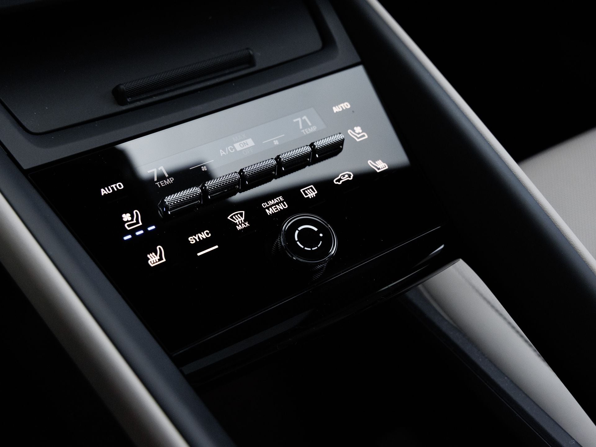 2025 Porsche Macan 4S Electric