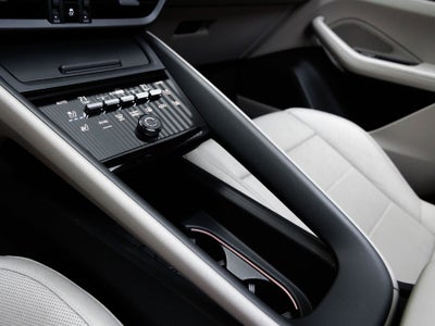 2025 Porsche Macan 4S Electric
