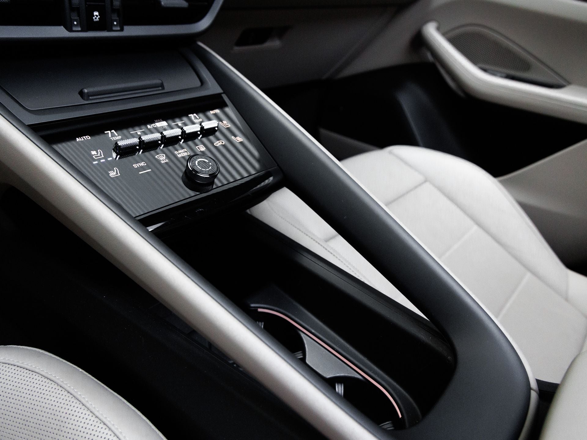 2025 Porsche Macan 4S Electric