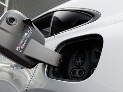 2025 Porsche Macan 4S Electric
