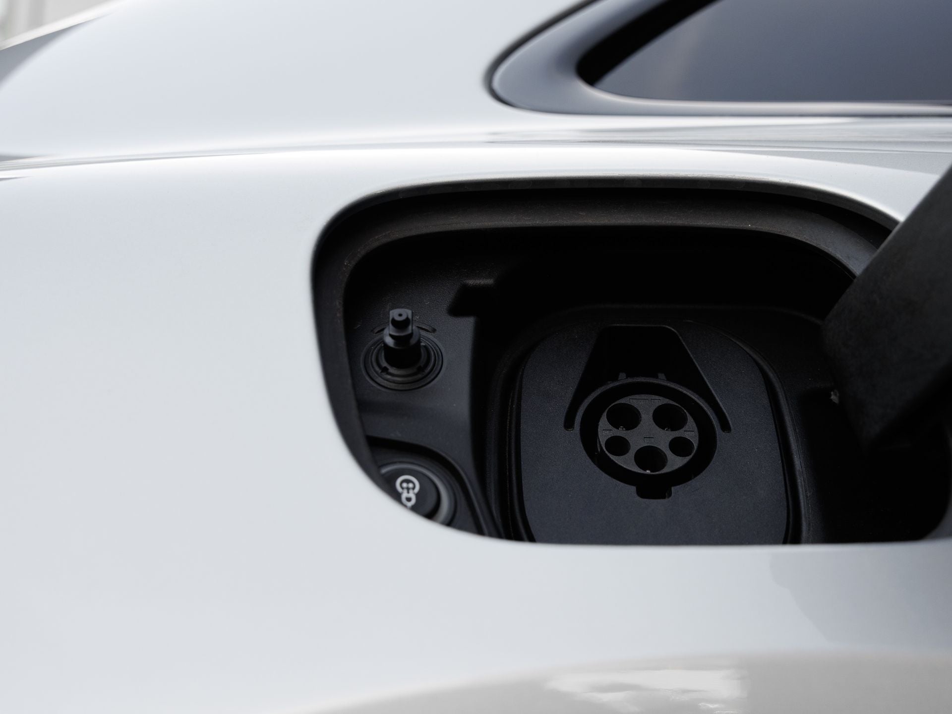 2025 Porsche Macan 4S Electric